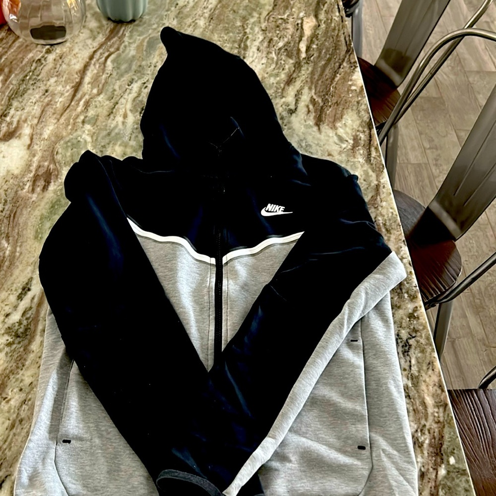 Nike zip up two tone, cool hood